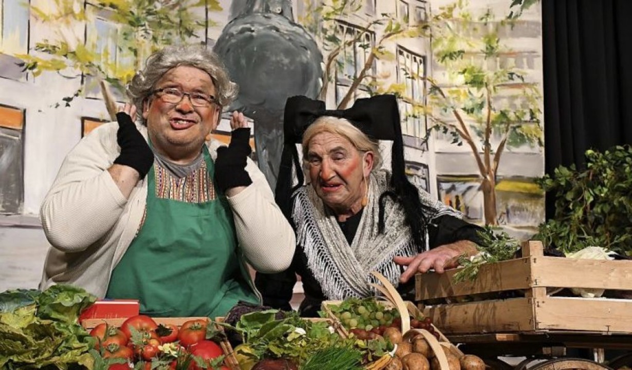 Beliebte Klassiker beim Zunftabend: Di...gestalteter Kulisse von Wolfgang Krell  | Foto: Barbara Ruda