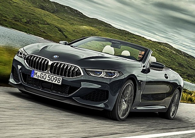 Im neuen BMW 8er Cabrio ist Platz fr ...bt einen Sechs- und ein Achtzylinder.   | Foto: werksfoto