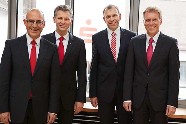Der Vorstand der Sparkasse Freiburg-N...l, Lars Hopp, Bernd Rigl, Marcel Thimm  | Foto: Pascal Jesser - kreativpixel.de