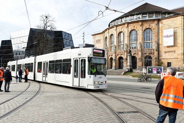 Mitte Februar fuhr die erste Straenba...e Stadtbahnlinie offiziell eingeweiht.  | Foto: Rita Eggstein