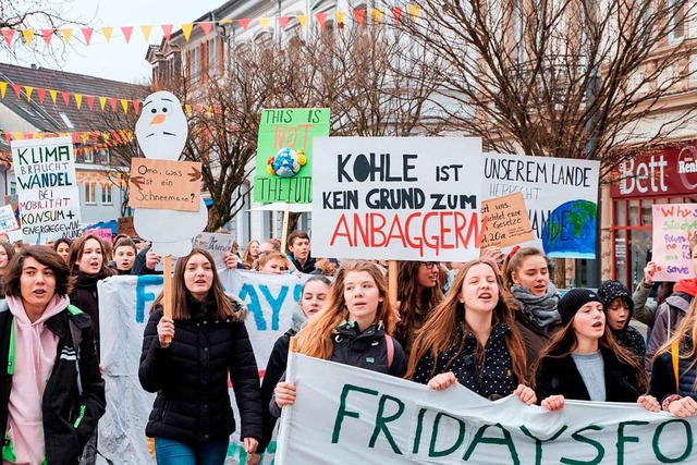 Schler aus dem Kreis Lrrach streiken fr mehr Klimaschutz.  | Foto: Ansgar Taschinski