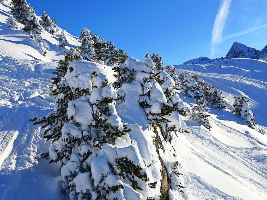 Frh aufstehen lohnt sich: eine Runde Skifahren am Hochzeiger, bevor der offizielle Skibetrieb losgeht.