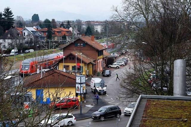 Ultra-Fans gehen nach dem SC-Spiel in Littenweiler aufeinander los