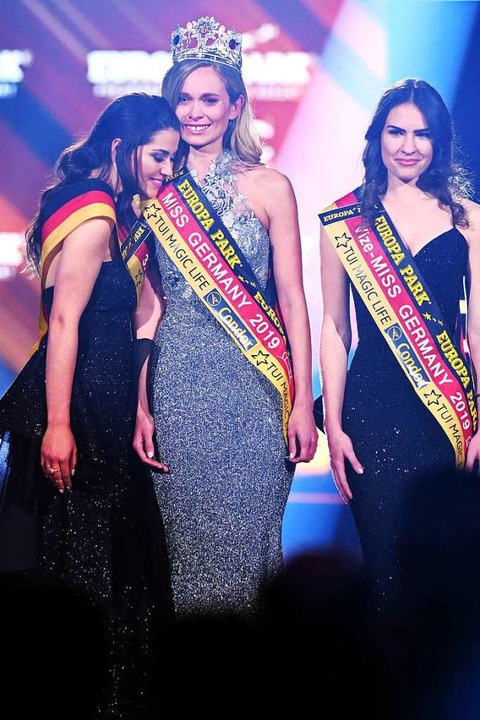 Die drei Erstplatzierten: die Dritte M...die Zweite Miss Hamburg Pricilla Klein  | Foto: dpa