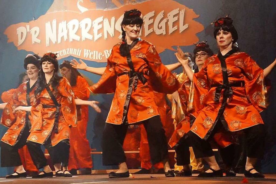Der Zunftrat tanzt. (Foto: Ilona Huege) Der Zunftrat tanzt. (Foto: Ilona Huege)