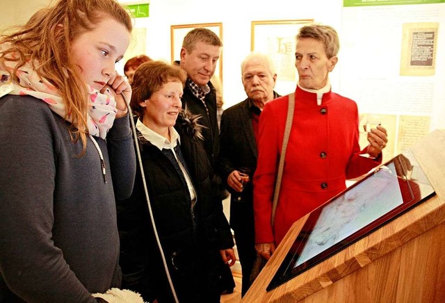 An der  Medienstation im Kloster in Sc...ichte des Klosters besonders lebendig.  | Foto: Babette Staiger