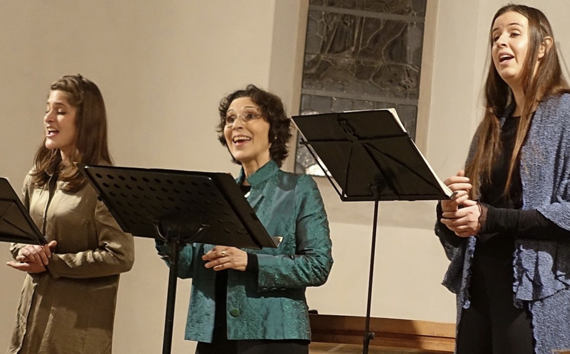 Zauberhafte Lieder ber die Nacht und ... besuchten Kapelle der Himmelspforte.   | Foto: Roswitha Frey