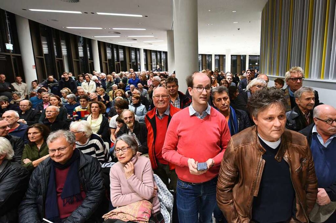 Andrang bei der Veranstaltung der Stadt im neuen Rathaus im Stühlinger  | Foto: Rita Eggstein