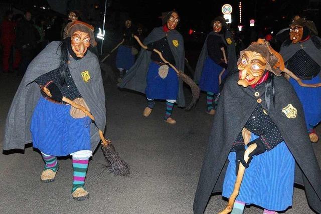 Fotos: Jubilumsumzug der Schlosshexen in Waldkirch-Buchholz