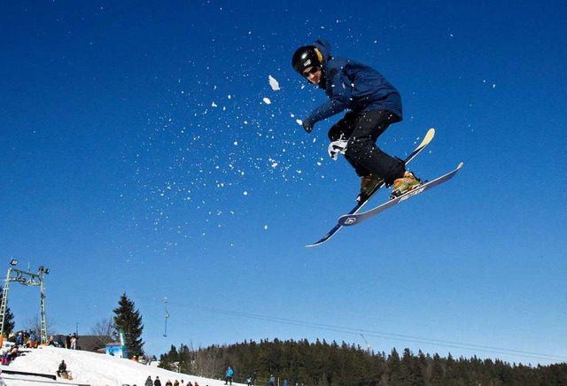Snowboarder und Freeskier zeigten beim...usberg teils sehr akrobatische Figuren  | Foto: Markus Zimmermann