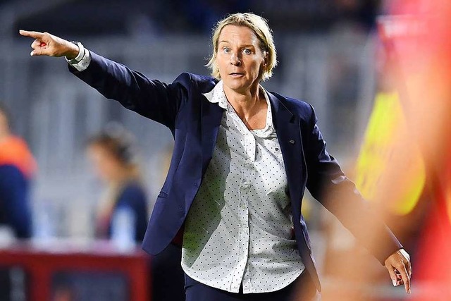 Gibt bei den deutschen Frauenfuballer...Richtung vor: Martina Voss-Tecklenburg  | Foto: dpa