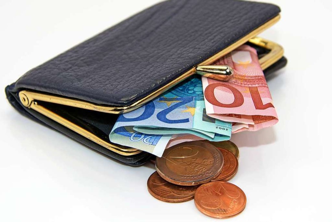 Besucher von Theatervorstellungen und ...Geld fr Tickets ausgeben. Symbolbild.  | Foto: M. Schuppich  (stock.adobe.com)