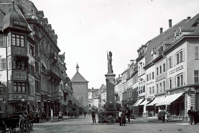 Die Kaiserstrae um 1900 vom Bertoldsbrunnen bis zum Martinstor.  | Foto: Stadtarchiv Freiburg