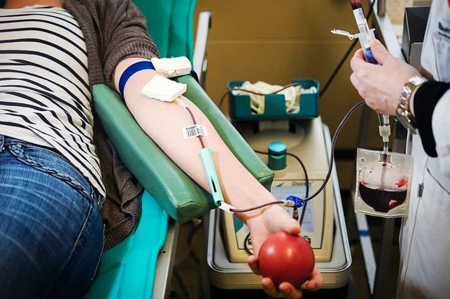 Die allermeisten Menschen knnten Blut...r Spender nicht sehr gro. Symbolbild.  | Foto: dpa