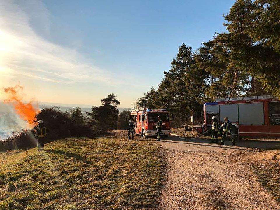 Die Abteilung Kandern-Stadt war mit 15...mit einem Lschfahrzeug und neun Mann.  | Foto: Lenke 