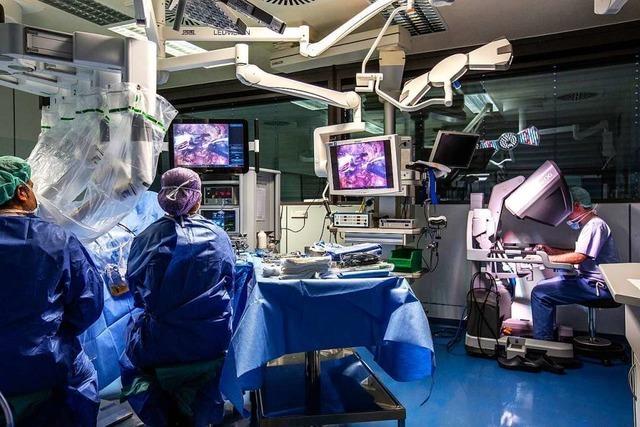 Dieser High-Tech-Roboter unterstützt Chirurgen der Uniklinik Freiburg