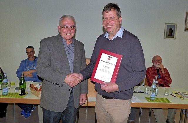 Fr 25 Jahre Mitgliedschaft wurde Ralf...tzenden Meinhard Fleig  ausgezeichnet.  | Foto: Christine WEirich