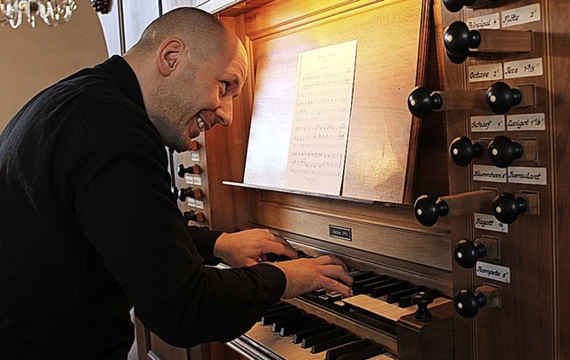 Hilarius van Zarten an der Orgel    | Foto: Krieger