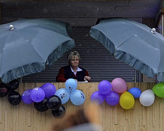 So sieht der Balkon doch gleich viel nrrischer aus.   | Foto: Senf