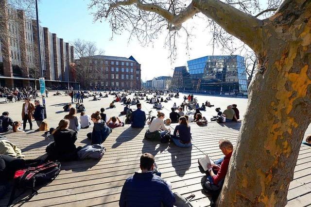 Fotos: Freiburg geniet das frhe Frhlingswetter