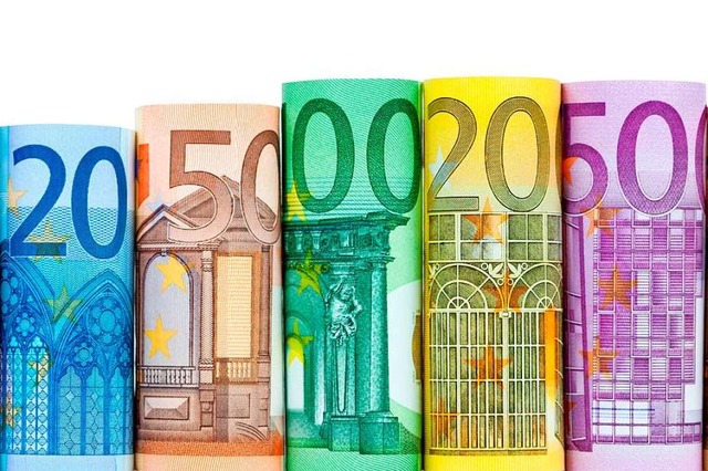 Ein Bankberater in Lrrach soll rund 100.000 Euro veruntreut haben (Symbolbild).  | Foto: AdobeStock