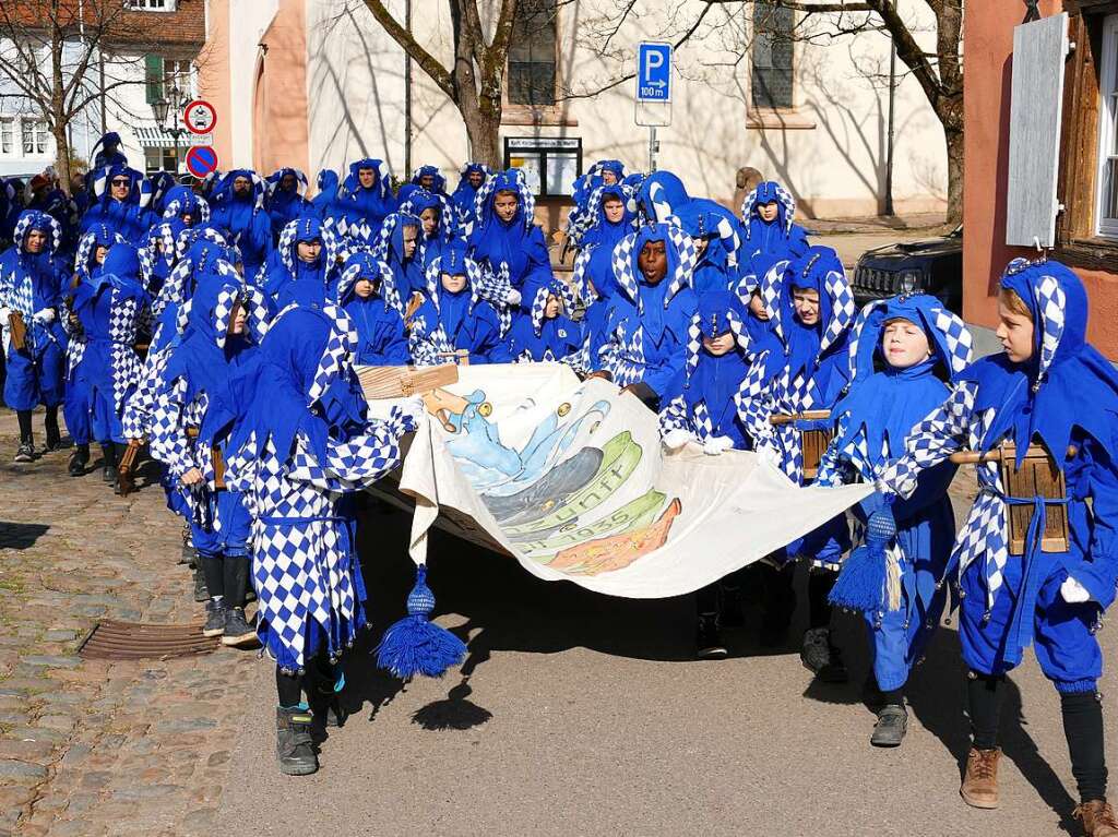 Wie immer originell bernahmen die Narren die Macht in Staufen. Bei Umzug und Rathaussturm haben sie klar gemacht, wer bis Aschermittwoch das Sagen hat.