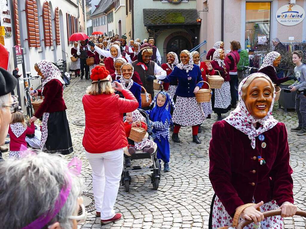 Wie immer originell bernahmen die Narren die Macht in Staufen. Bei Umzug und Rathaussturm haben sie klar gemacht, wer bis Aschermittwoch das Sagen hat.