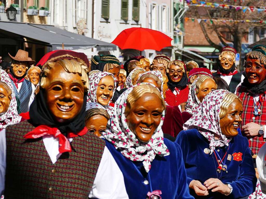 Wie immer originell bernahmen die Narren die Macht in Staufen. Bei Umzug und Rathaussturm haben sie klar gemacht, wer bis Aschermittwoch das Sagen hat.