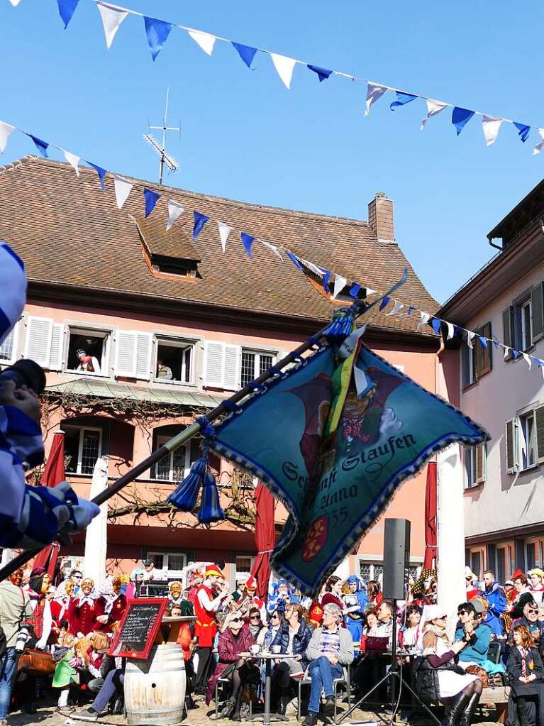 Wie immer originell bernahmen die Narren die Macht in Staufen. Bei Umzug und Rathaussturm haben sie klar gemacht, wer bis Aschermittwoch das Sagen hat.