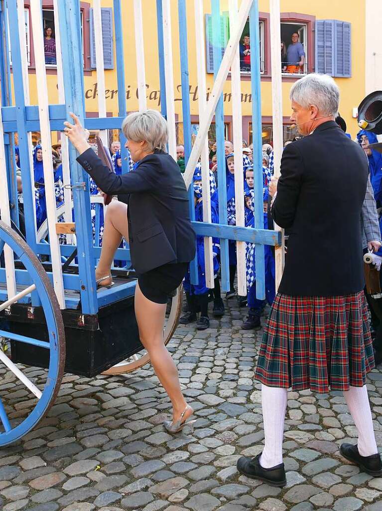 Wie immer originell bernahmen die Narren die Macht in Staufen. Bei Umzug und Rathaussturm haben sie klar gemacht, wer bis Aschermittwoch das Sagen hat.