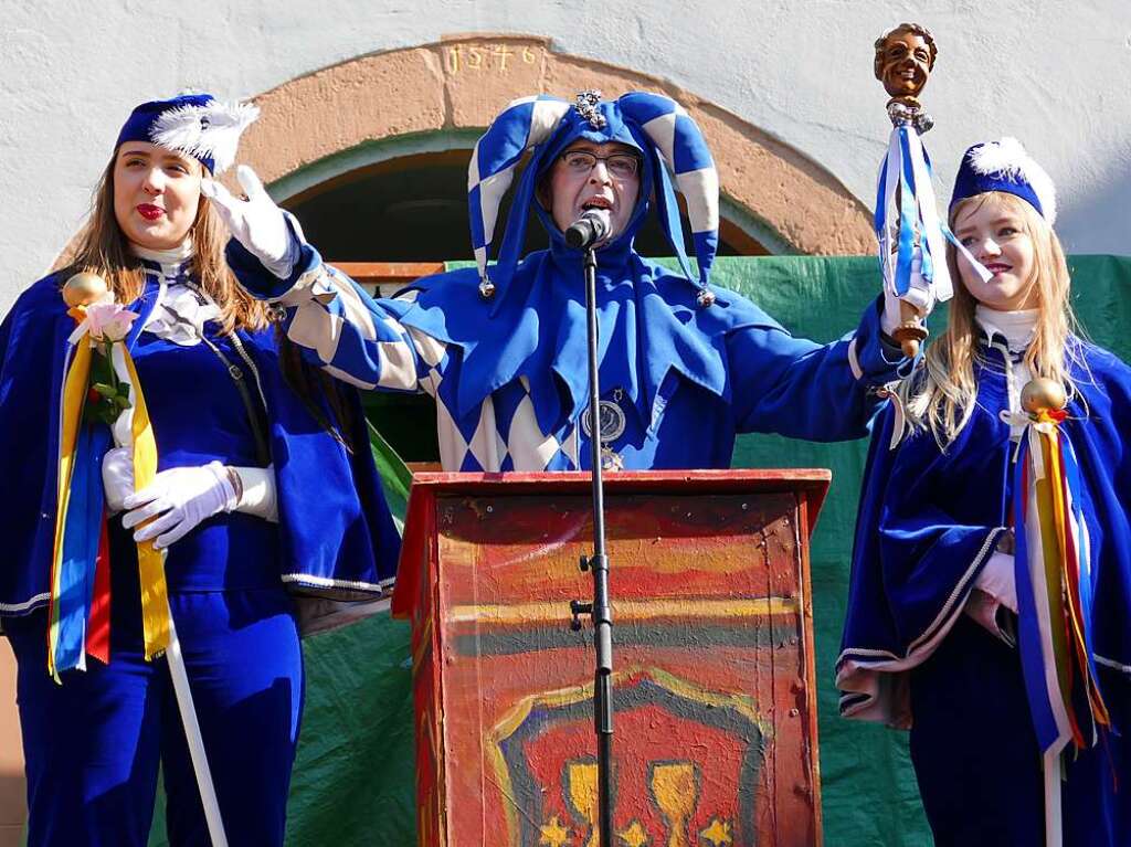 Wie immer originell bernahmen die Narren die Macht in Staufen. Bei Umzug und Rathaussturm haben sie klar gemacht, wer bis Aschermittwoch das Sagen hat.