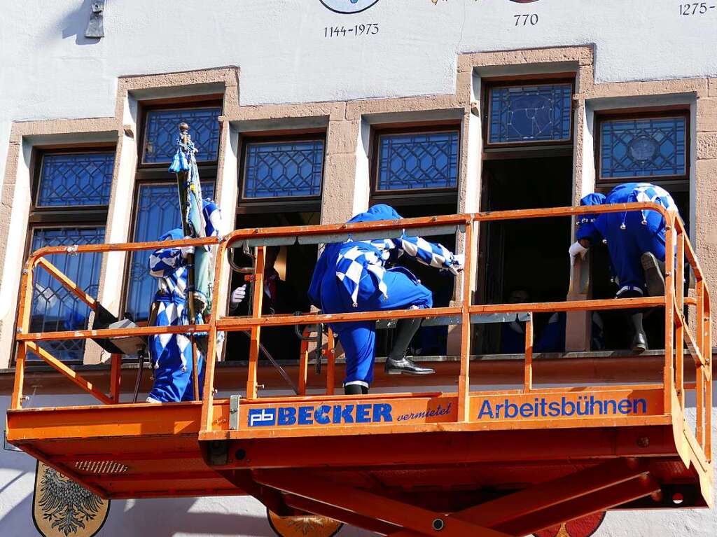 Wie immer originell bernahmen die Narren die Macht in Staufen. Bei Umzug und Rathaussturm haben sie klar gemacht, wer bis Aschermittwoch das Sagen hat.