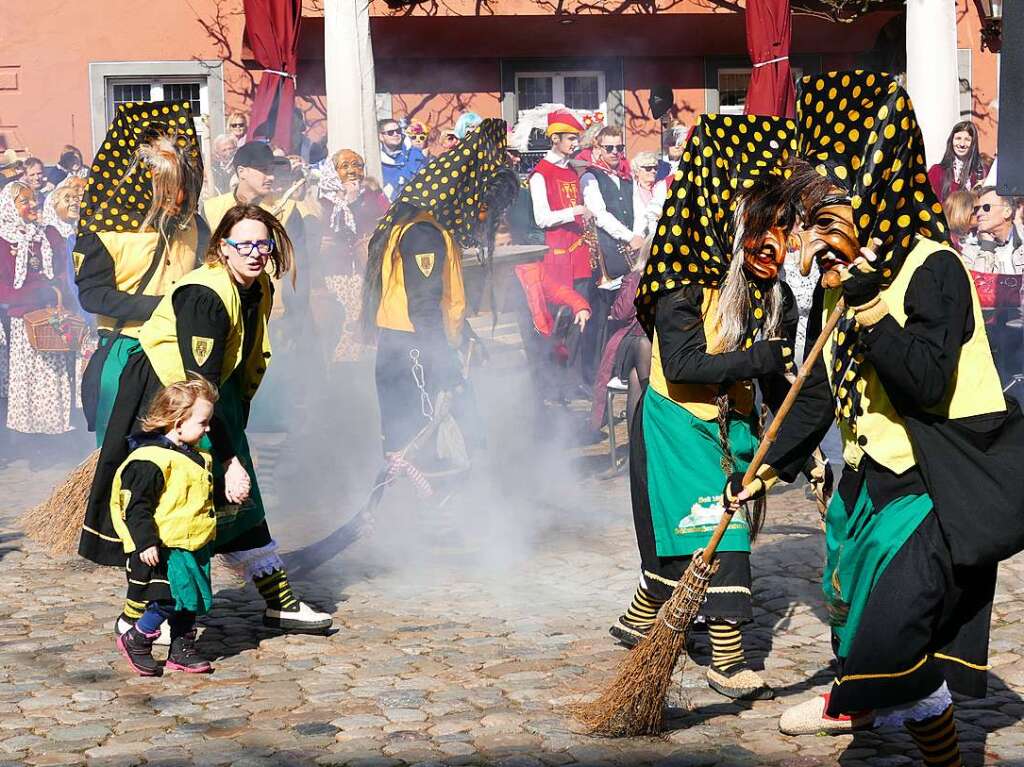 Wie immer originell bernahmen die Narren die Macht in Staufen. Bei Umzug und Rathaussturm haben sie klar gemacht, wer bis Aschermittwoch das Sagen hat.