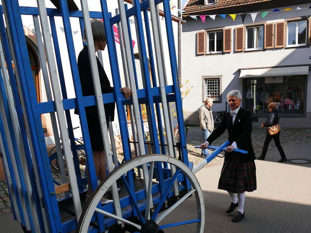 Wie immer originell bernahmen die Narren die Macht in Staufen. Bei Umzug und Rathaussturm haben sie klar gemacht, wer bis Aschermittwoch das Sagen hat.