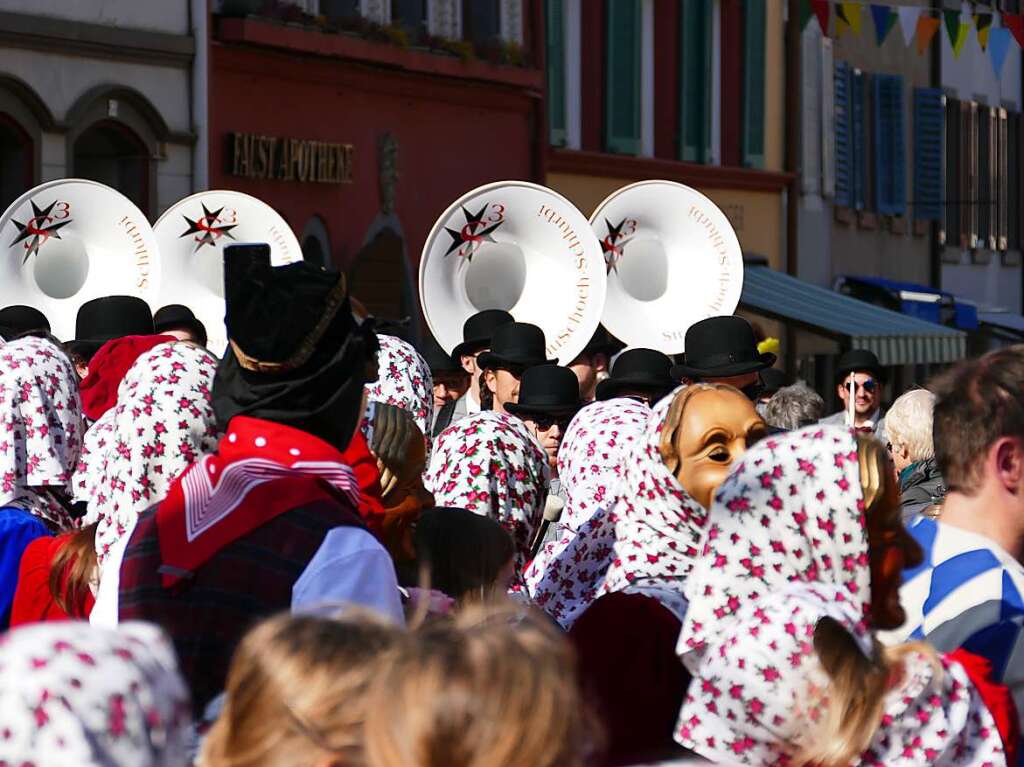 Wie immer originell bernahmen die Narren die Macht in Staufen. Bei Umzug und Rathaussturm haben sie klar gemacht, wer bis Aschermittwoch das Sagen hat.