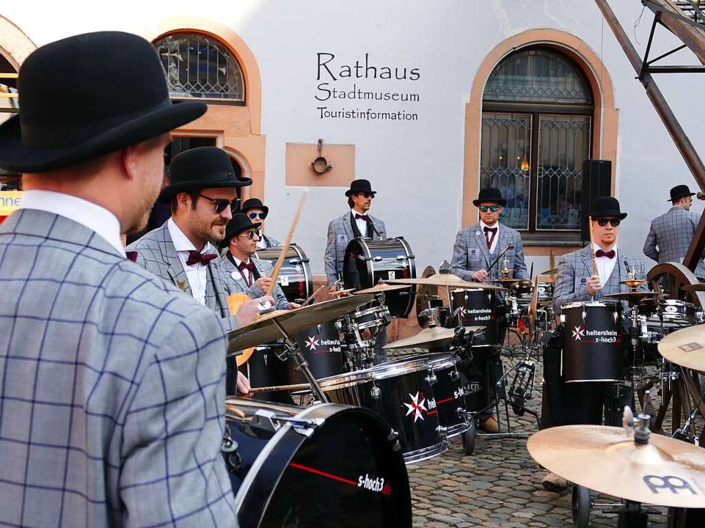 Wie immer originell bernahmen die Narren die Macht in Staufen. Bei Umzug und Rathaussturm haben sie klar gemacht, wer bis Aschermittwoch das Sagen hat.