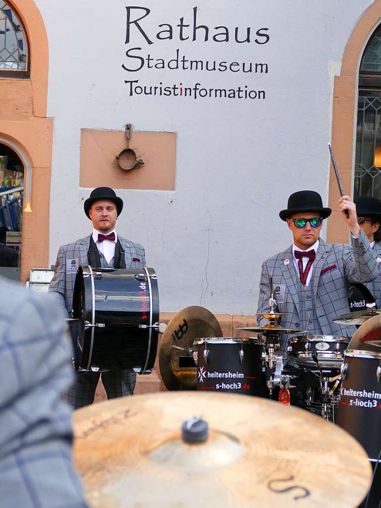 Wie immer originell bernahmen die Narren die Macht in Staufen. Bei Umzug und Rathaussturm haben sie klar gemacht, wer bis Aschermittwoch das Sagen hat.