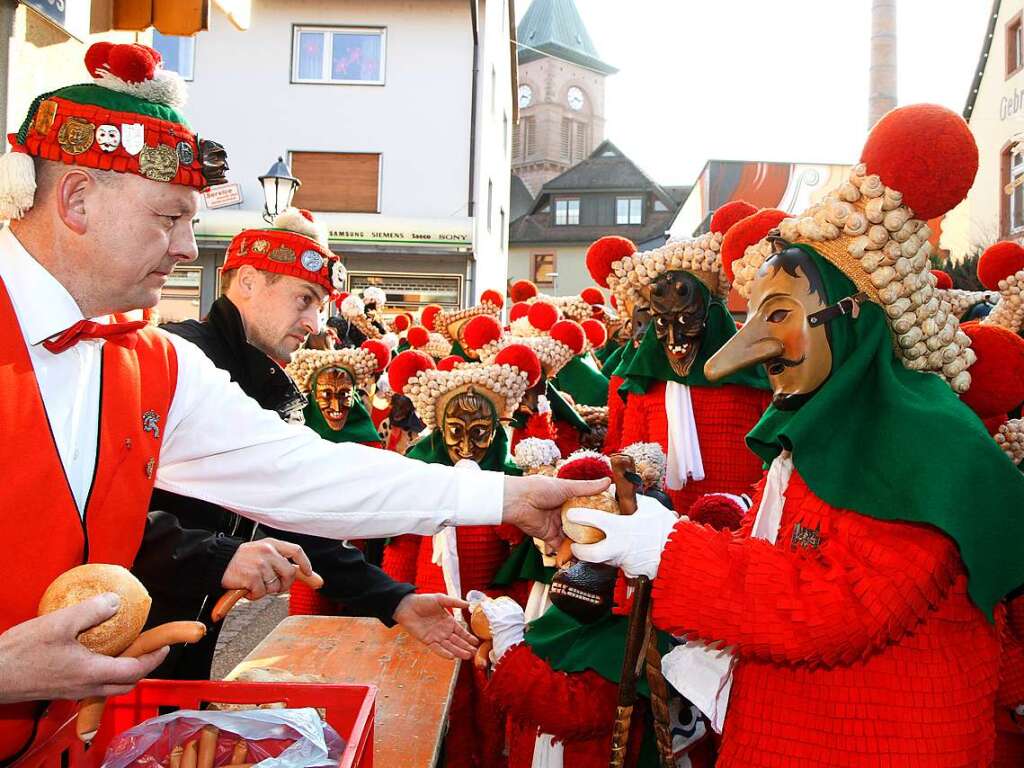 Kinderumzug am Donnerstagnachmittag mit unzhligen Schuttigen und anderen Gruppen