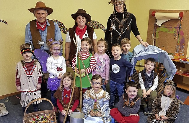 Fasnet-Fete im Kindergarten mit Ortsvorsteher Karl-Heinz Schill.   | Foto: kita