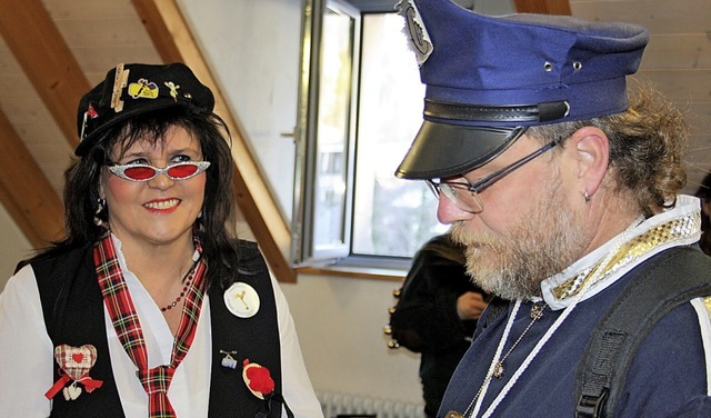 Narrenpolizist Seppi Wasmer hatte fr ...r beim Todtmooser Rathaussturm verlas.  | Foto: Christiane SAhli