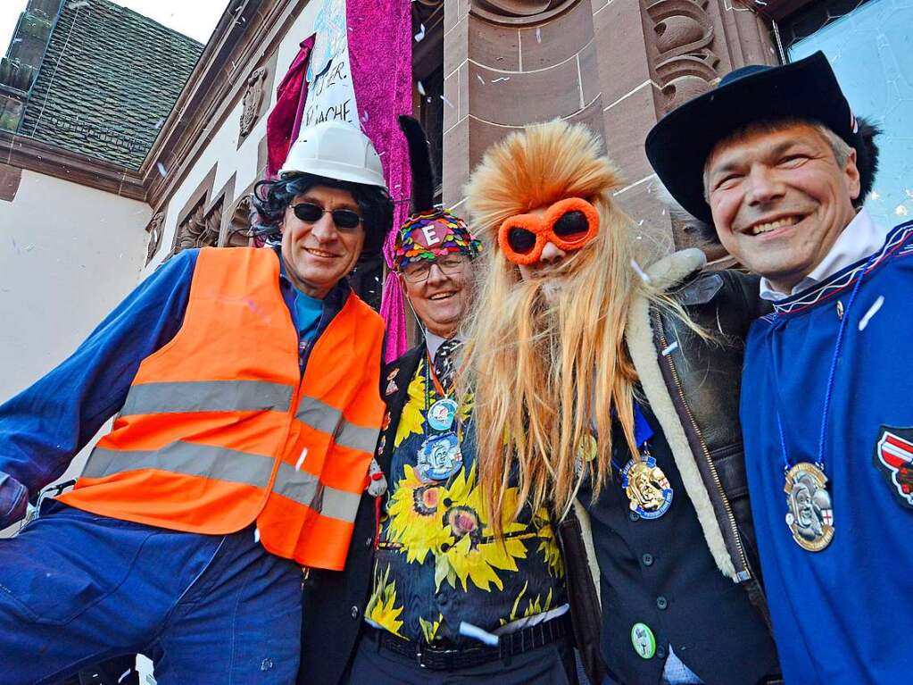 Das Freiburger Rathaus ist fest in Narrenhand – und auf dem Rathausplatz wurde gefeiert.