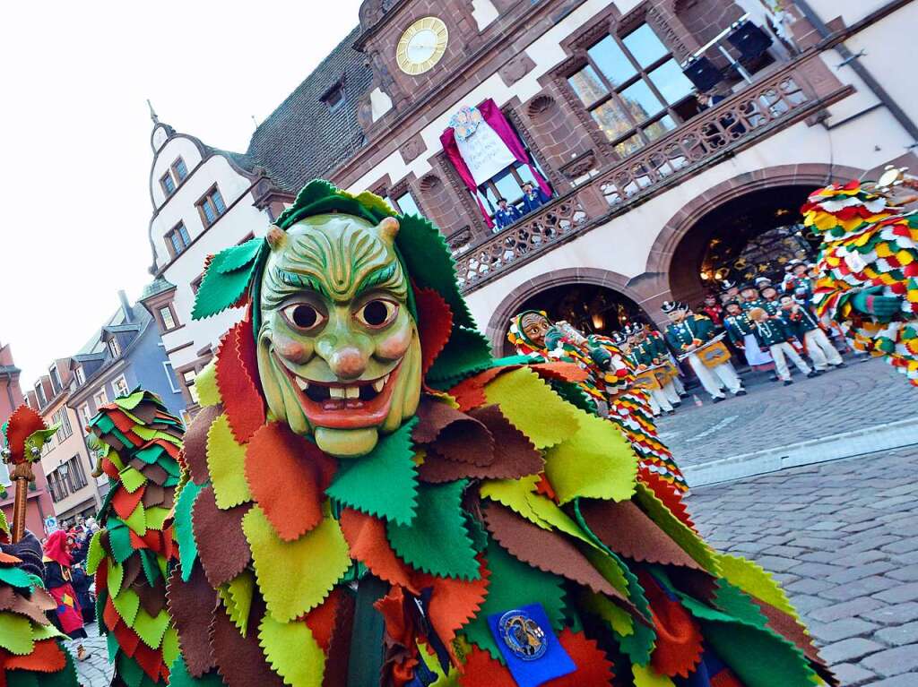 Das Freiburger Rathaus ist fest in Narrenhand – und auf dem Rathausplatz wurde gefeiert.