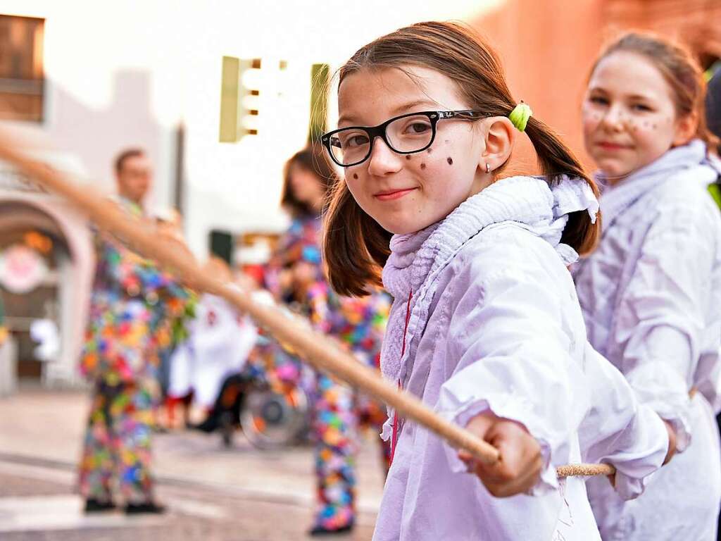 Das Freiburger Rathaus ist fest in Narrenhand – und auf dem Rathausplatz wurde gefeiert.