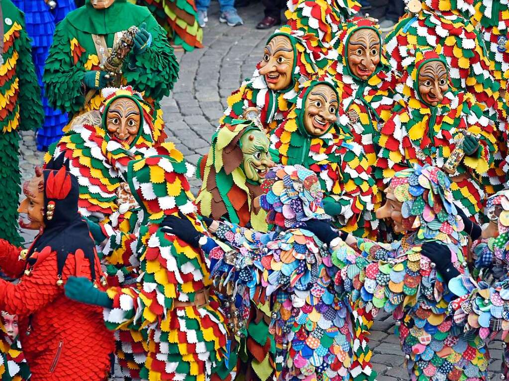 Das Freiburger Rathaus ist fest in Narrenhand – und auf dem Rathausplatz wurde gefeiert.