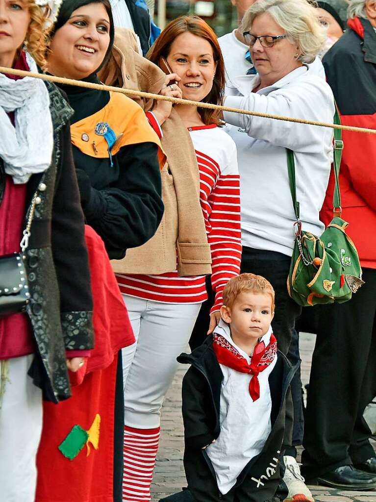 Das Freiburger Rathaus ist fest in Narrenhand – und auf dem Rathausplatz wurde gefeiert.