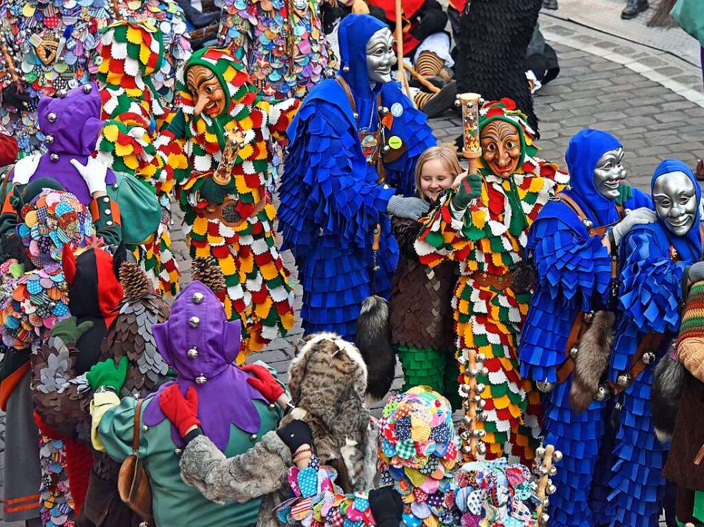 Das Freiburger Rathaus ist fest in Narrenhand – und auf dem Rathausplatz wurde gefeiert.