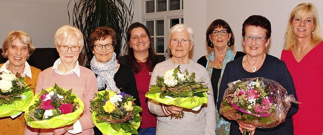 Die neu gewhlten Vorstandsdamen mit d...rumm, Elisabeth Hurst und Helga Herold  | Foto: SEDLAK
