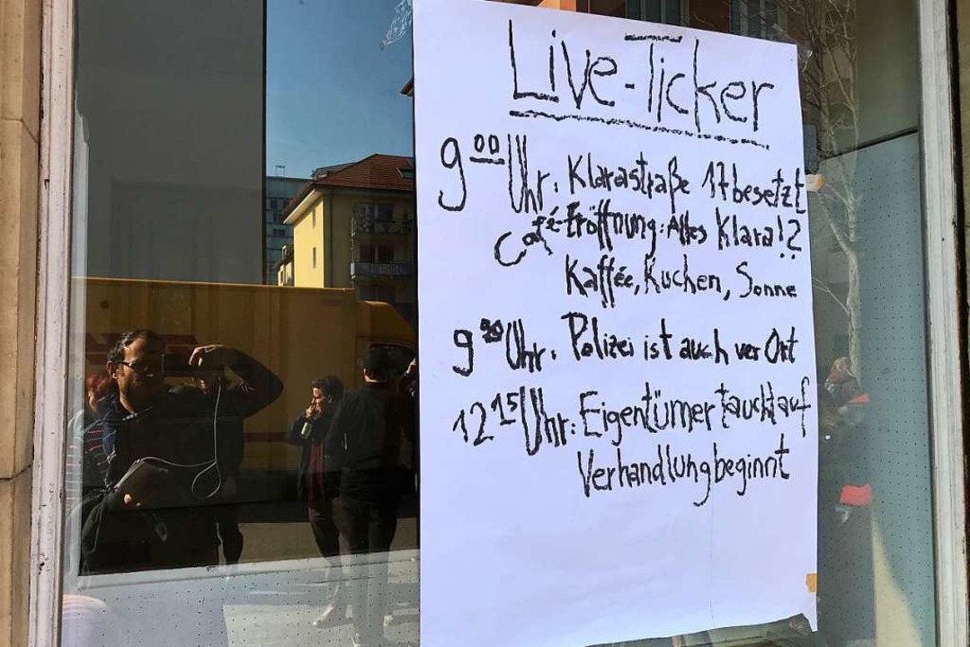 Mit einem sogenannten Live-Ticker beri...ber den aktuellen Stand ihrer Aktion.  | Foto: Bernhard Amelung