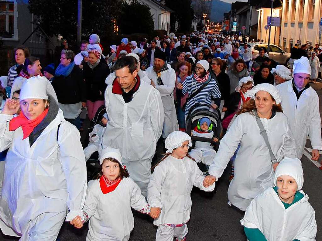 Eindrcke vom Narrenbaumstellen und vom Hemdglunki-Umzug in Wyhlen am Schmutzige Dunschtig