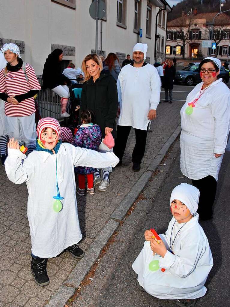 Eindrcke vom Narrenbaumstellen und vom Hemdglunki-Umzug in Wyhlen am Schmutzige Dunschtig